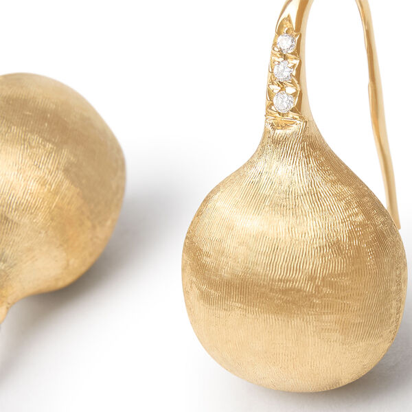 Boucles d'oreilles Africa en or jaune avec diamants